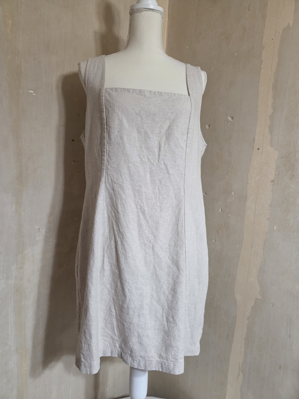 Light Beige Linen Blend Sleeveless Dress - Picture 6 of 8